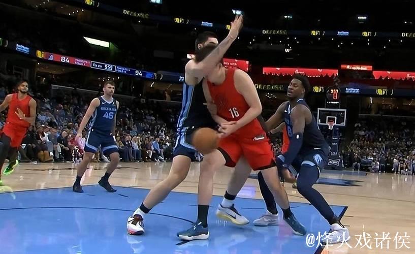 拓记：开拓者连常规中锋都没有，瀚森脸部挫伤因被伊迪撞击